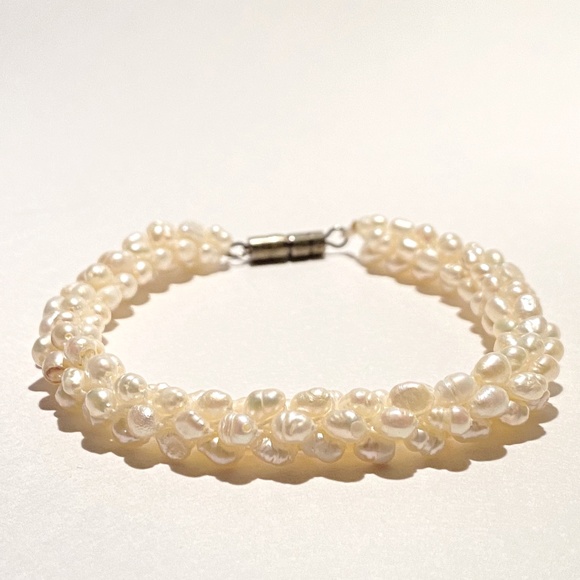 Pearl Bracelet - Picture 2 of 4